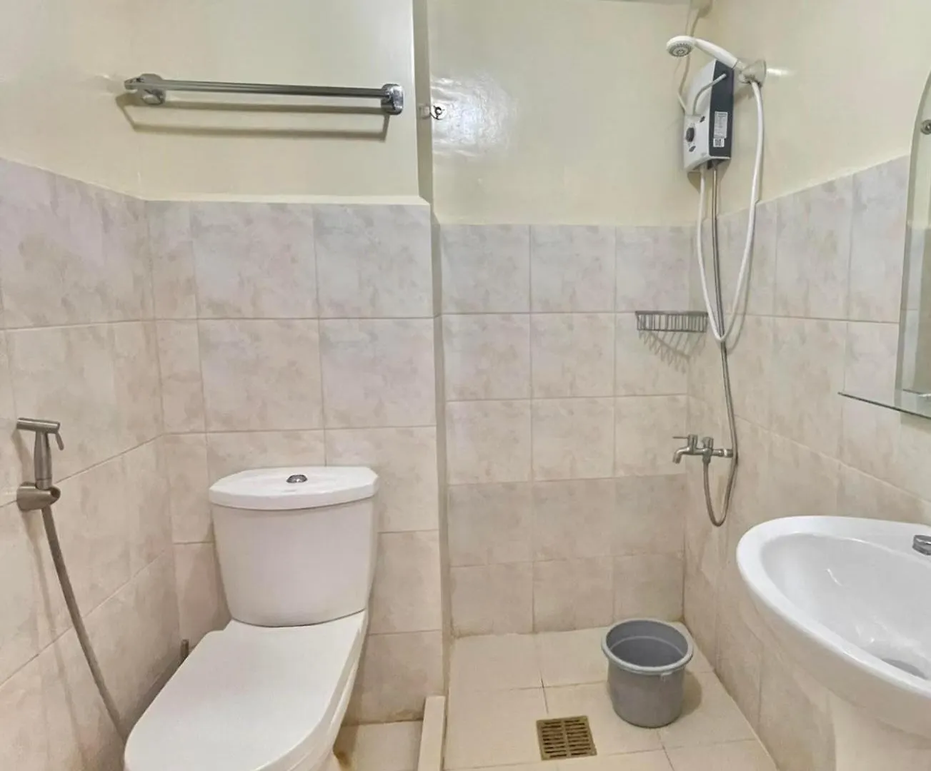 アパート Cozy 2 Bedroom Condo In Davao Near Airport With Balcony